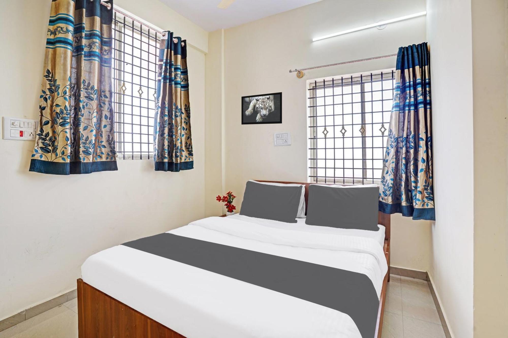 Hotel O Sv Lodge Bangalore Esterno foto