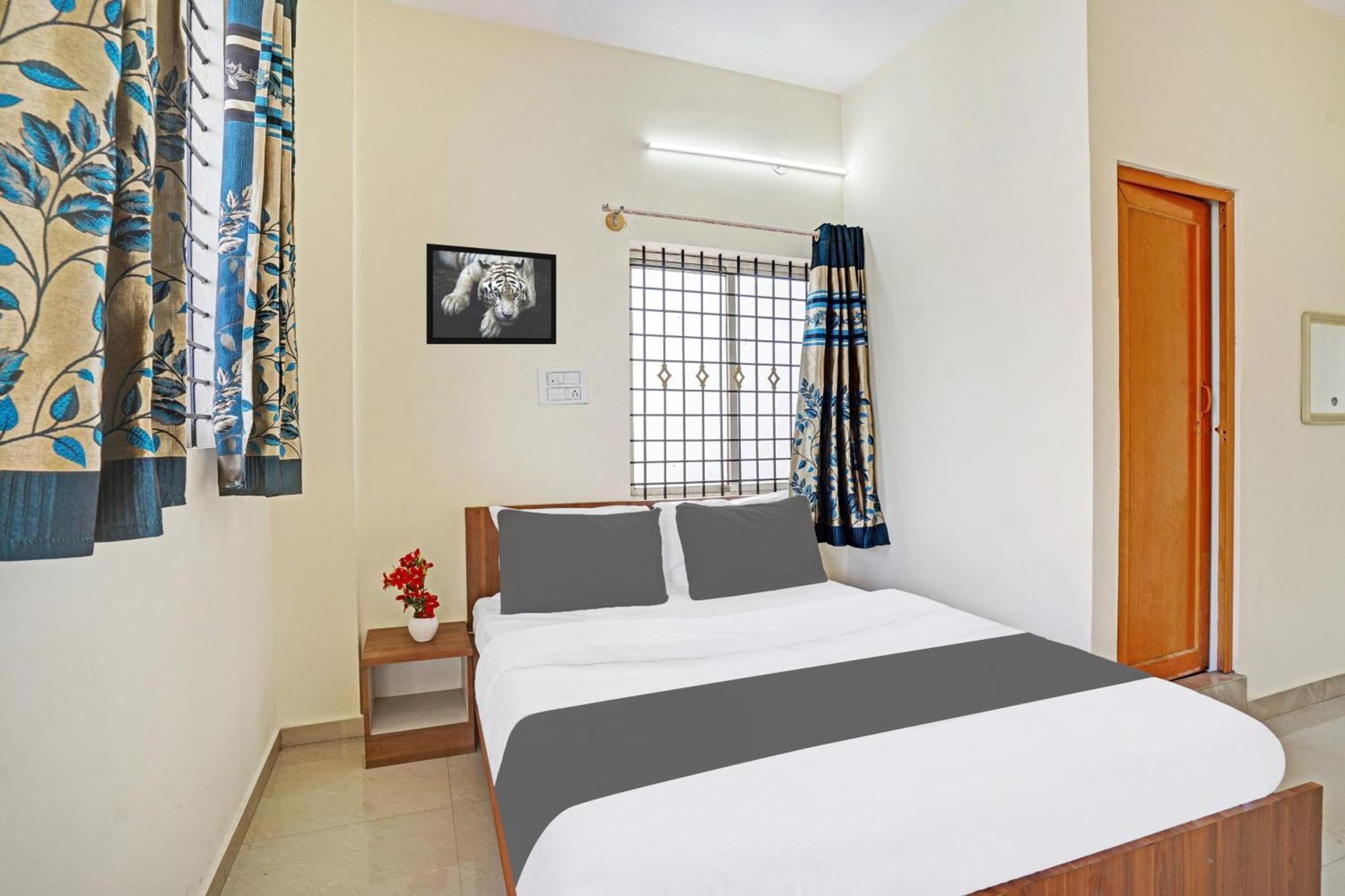 Hotel O Sv Lodge Bangalore Esterno foto
